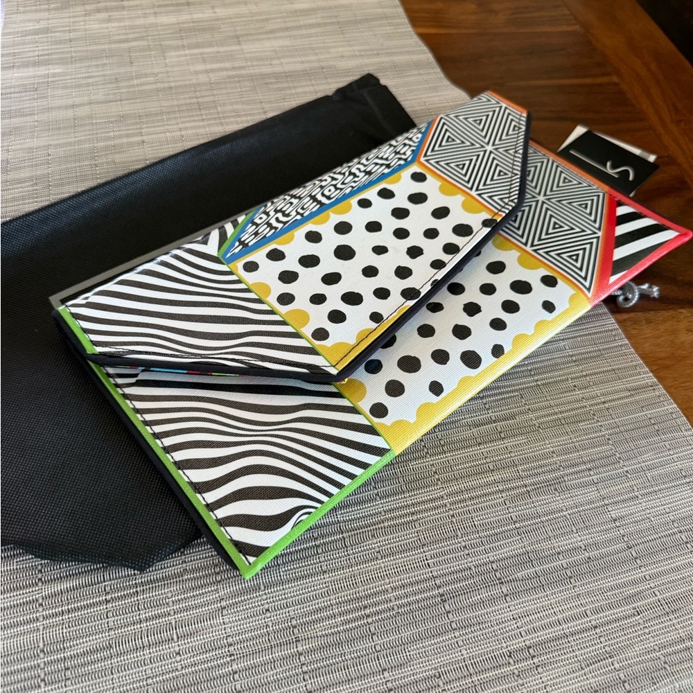 Colorful Geometric Pattern Clutch - Picture 2 of 6